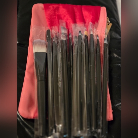 Ipsy Bag And Makeup Brush Set 20 Piece NEW - Picture 3 of 5